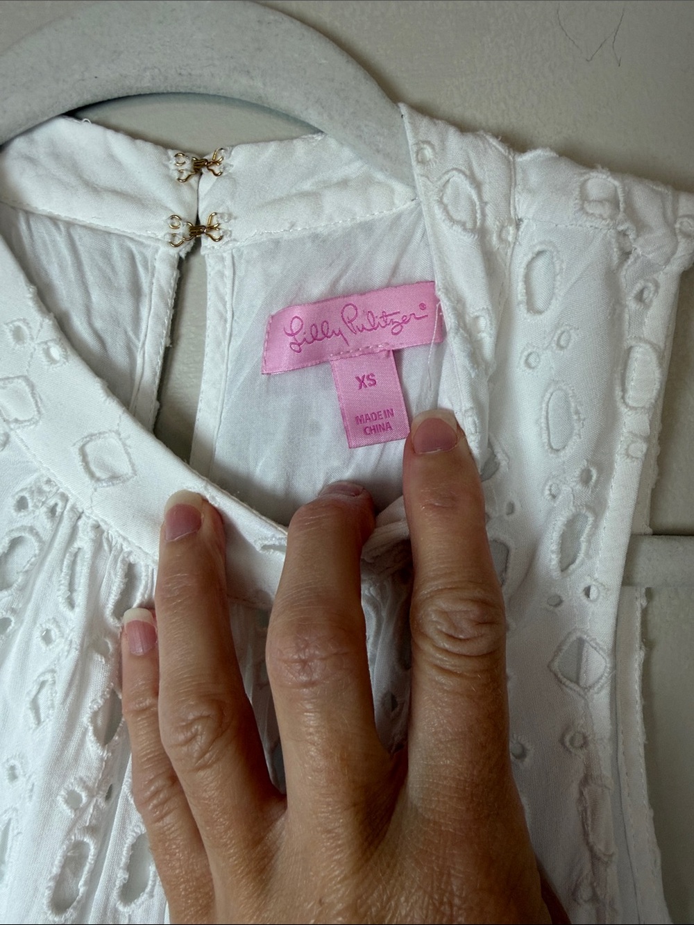 Lilly Pulitzer Indira Swing Dress Resort White Eyelet Tiered Mock Neck. Size XS - Picture 5 of 8